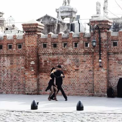 tango-dancers-buenos-aires