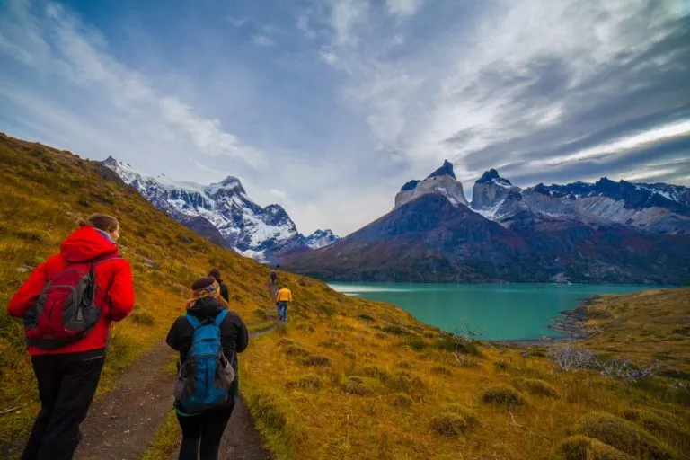 torres-del-paine-trekking (8) Two hikers in torres del paine national park