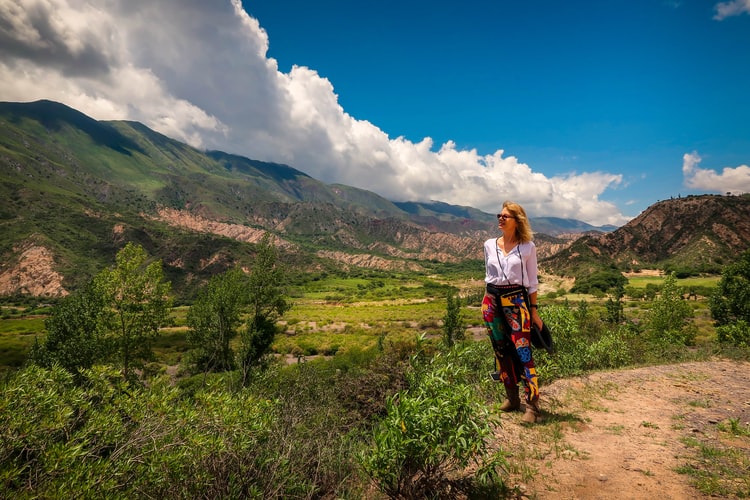 women looking at landscape in cachi