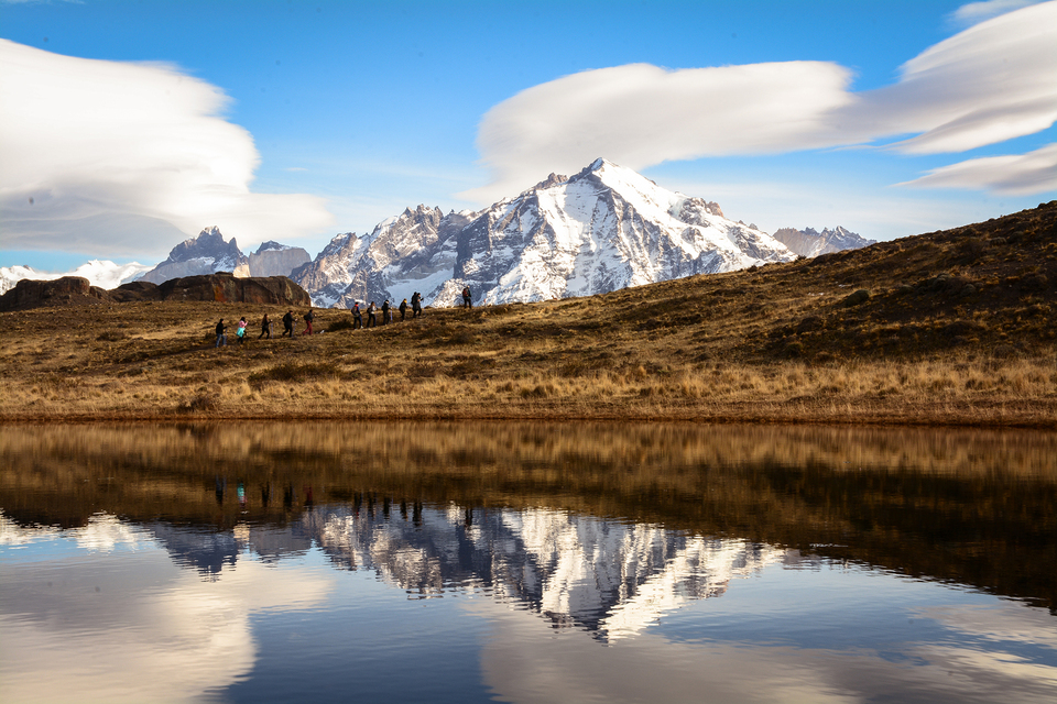 Private Trek to Sarmiento Lake & Amarga Lagoon