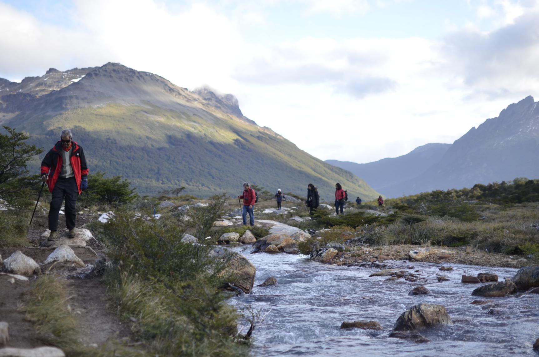 Trekking Esmeralda Lagoon
