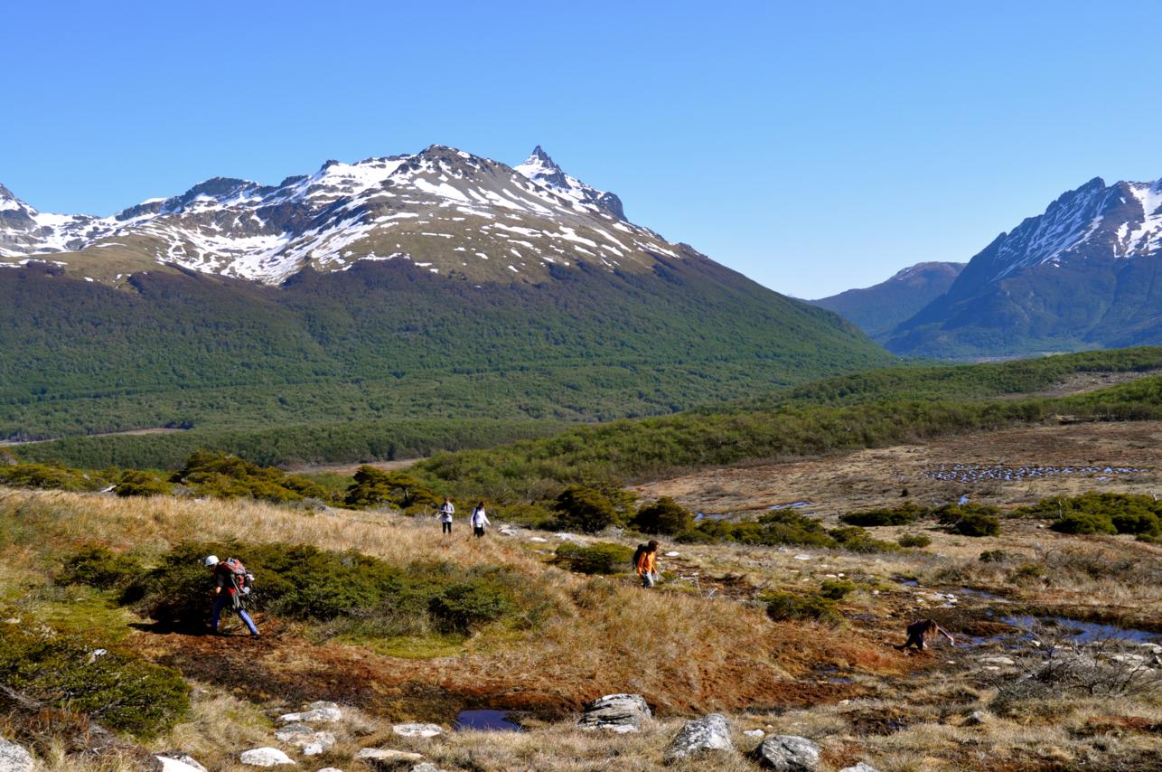 Trekking Esmeralda Lagoon