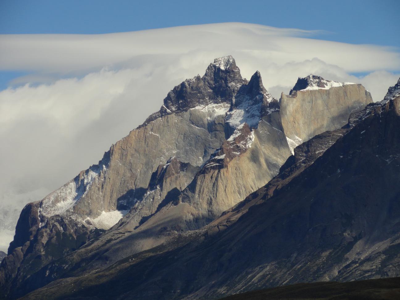 Private Trek to Sarmiento Lake & Amarga Lagoon