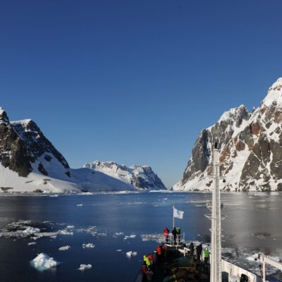 navigation-through-antarctic