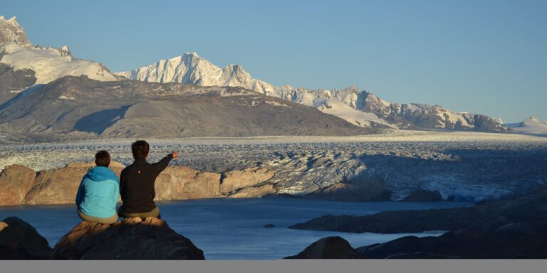 Couple admiring the Upsala Glacier fron a viewpoint