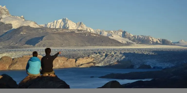 Couple admiring the Upsala Glacier fron a viewpoint