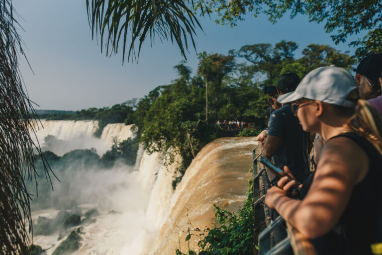 iguazu-falls-prisitne-camps Girl looking at iguazu falls
