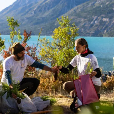 Say hueque team planting trees in cholila   
