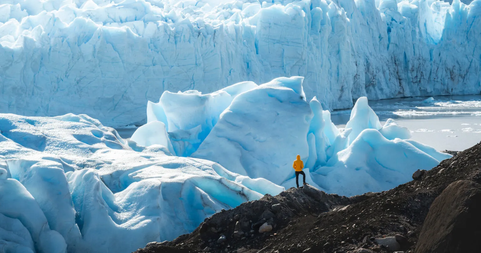 A person looking at perito moreno glacier in el calafate