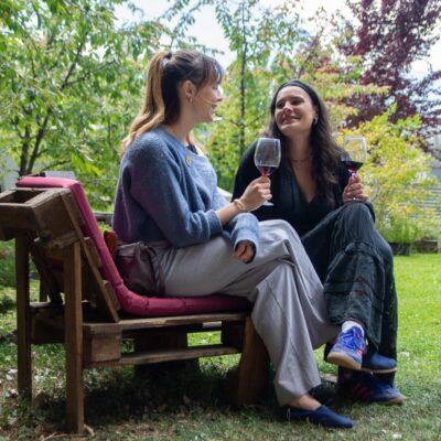 womens drinking wine in chacra las moras in el calafate