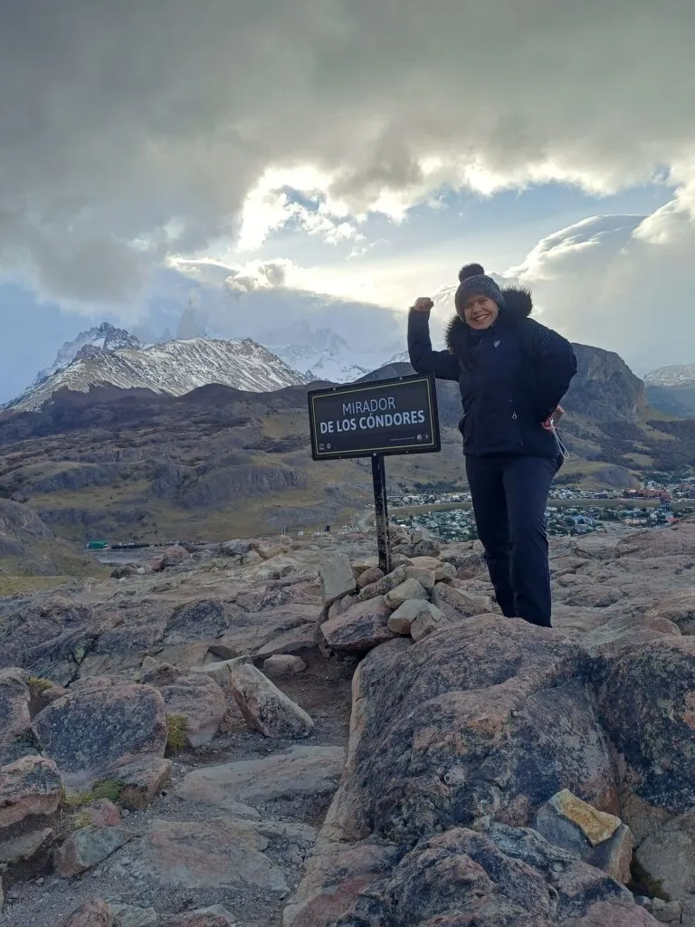 Woman at the summit of Mirador de los C&oacute;ndores Hike in El Chalt&eacute;n, Patagonia, Argentina.