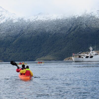 people kayaking in punta arenas