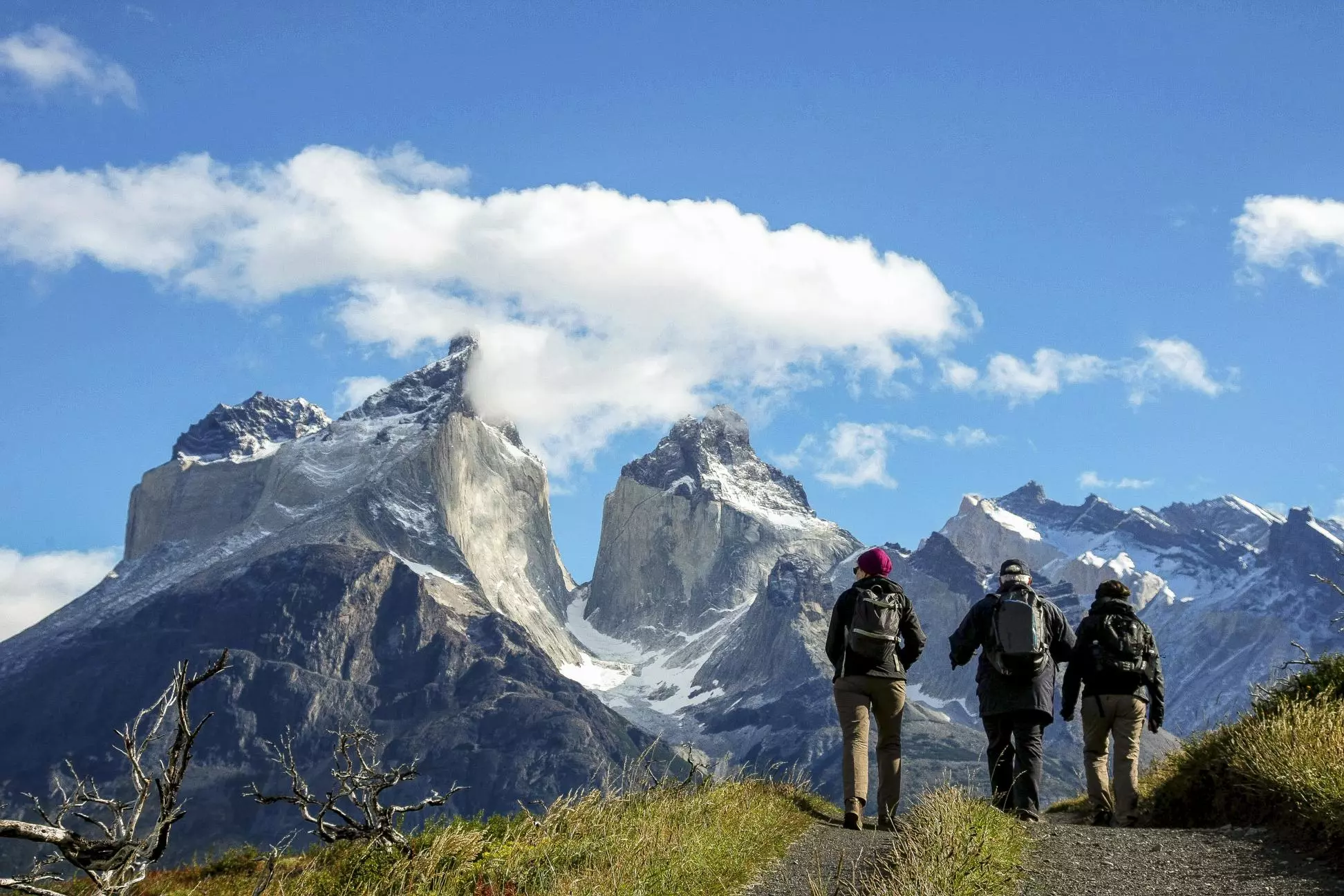 torres-del-paine-cuernos Hikers in Torres del Paine National Park